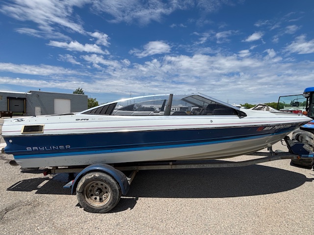 1989 Bayliner 2050 - Image 6