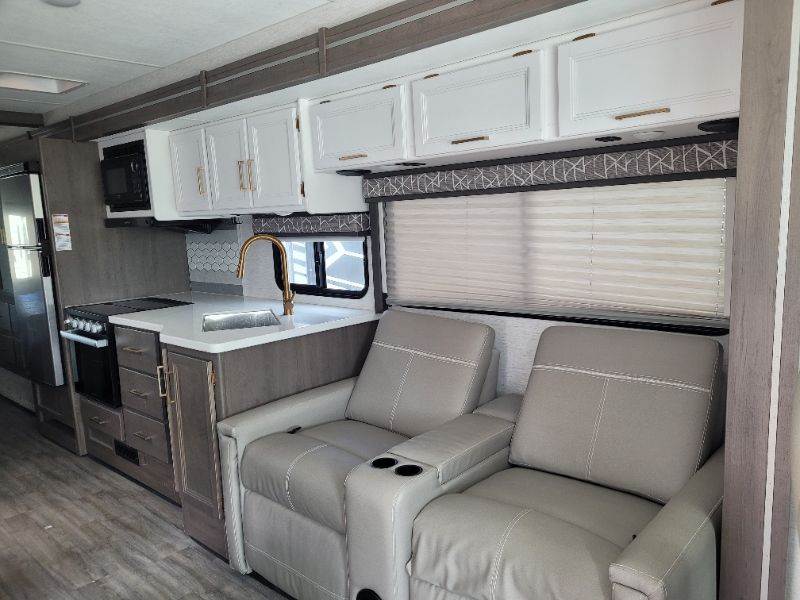 2025 Thor Motor Coach A.C.E. 29D - Image 8