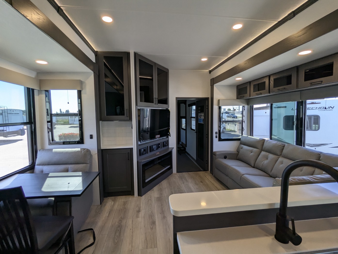 2025 Alliance RV Valor