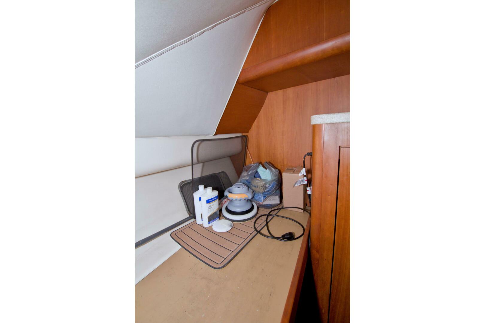 1998 Luhrs 36 Convertible - Image 40