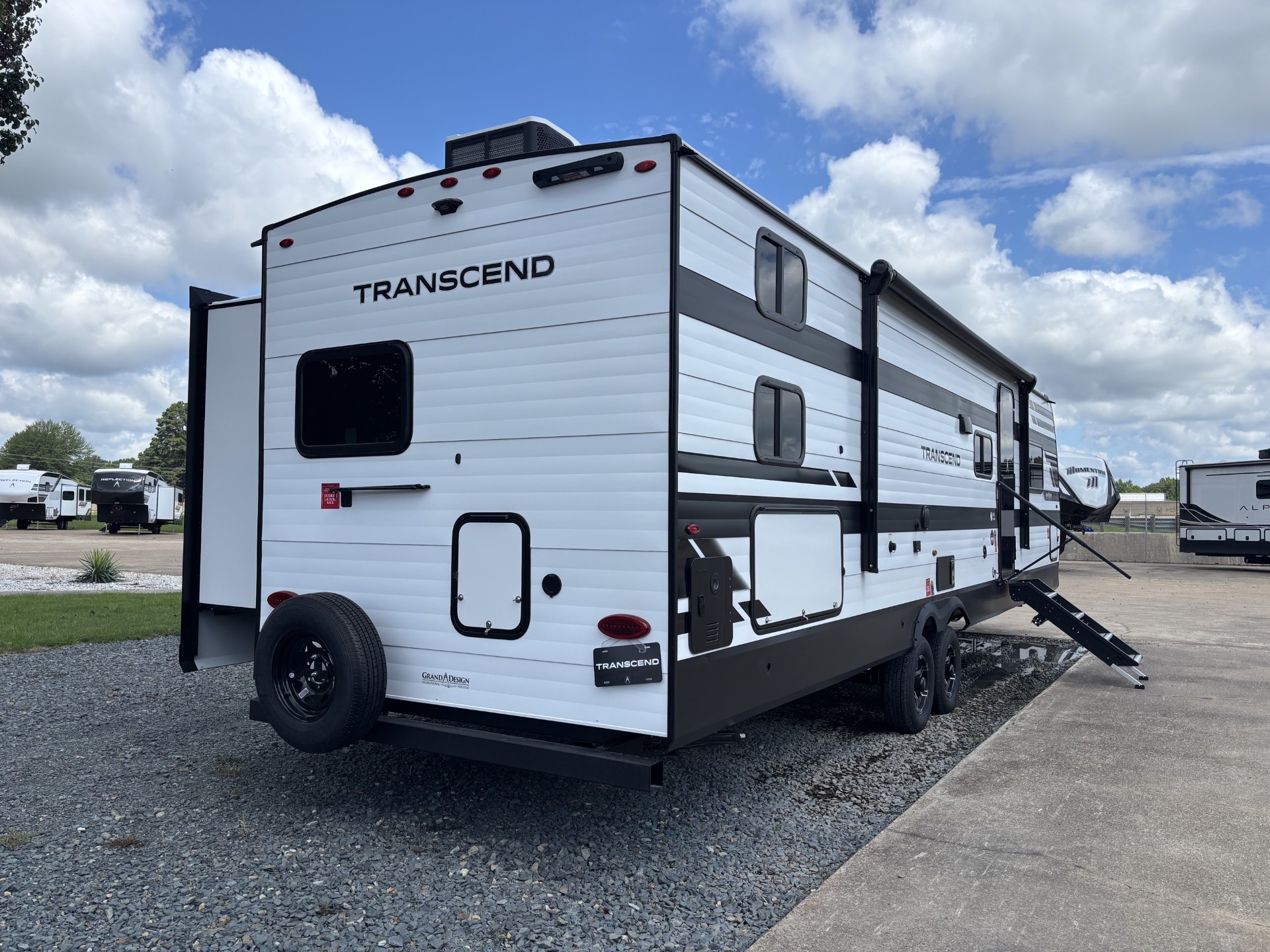 2027 Grand Design Transcend 335BHT - Image 8