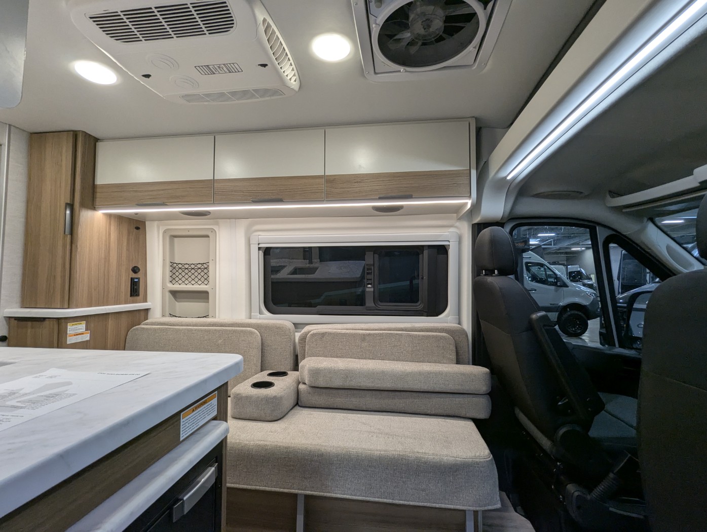 2027 Thor Motor Coach Rize Sport 18M - Image 10