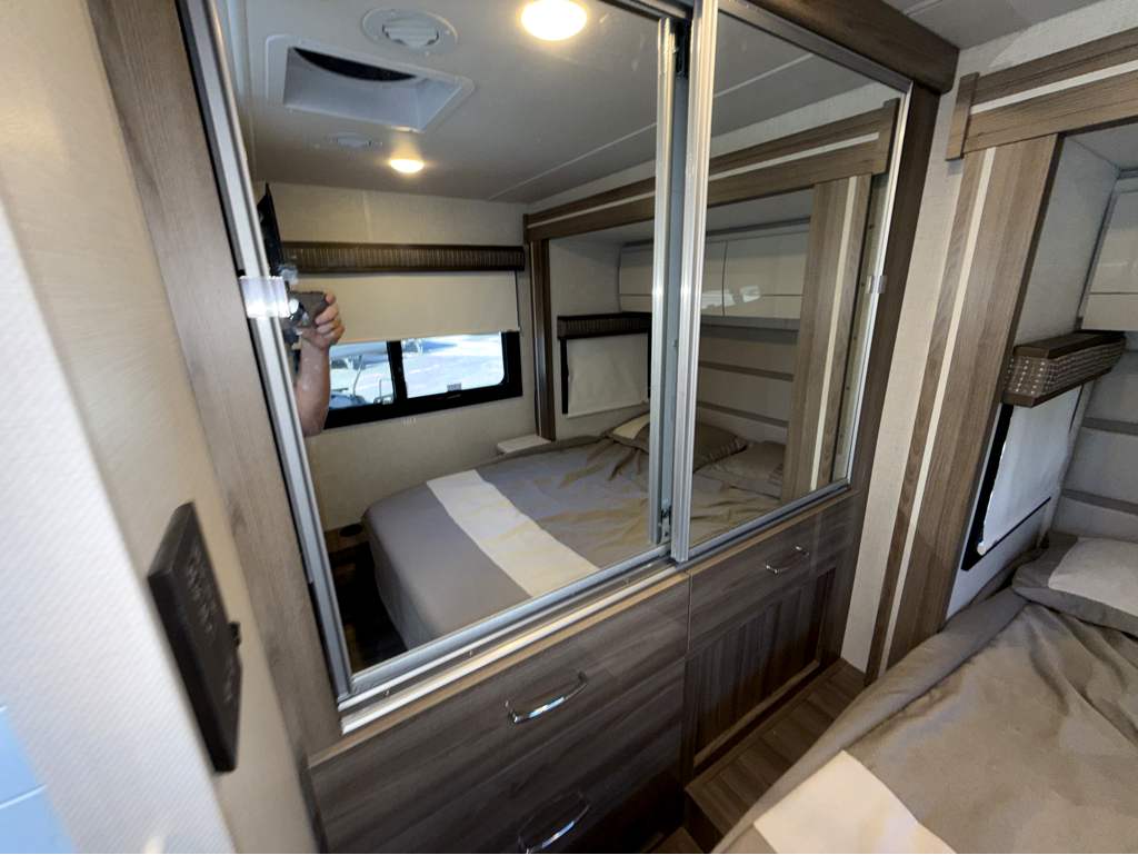 2026 THOR MOTOR COACH TIBURON 24RW - Image 33