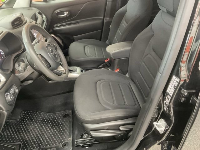 2022 Jeep Renegade Utility 4D Latitude 4WD - Image 15