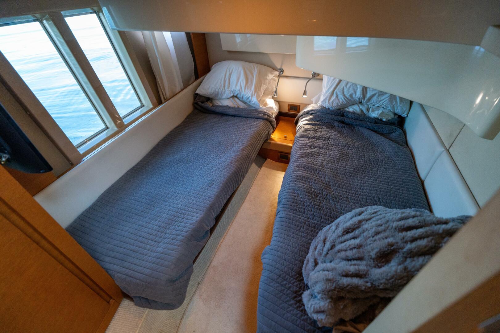 2013 Azimut 40 Flybridge - Image 44