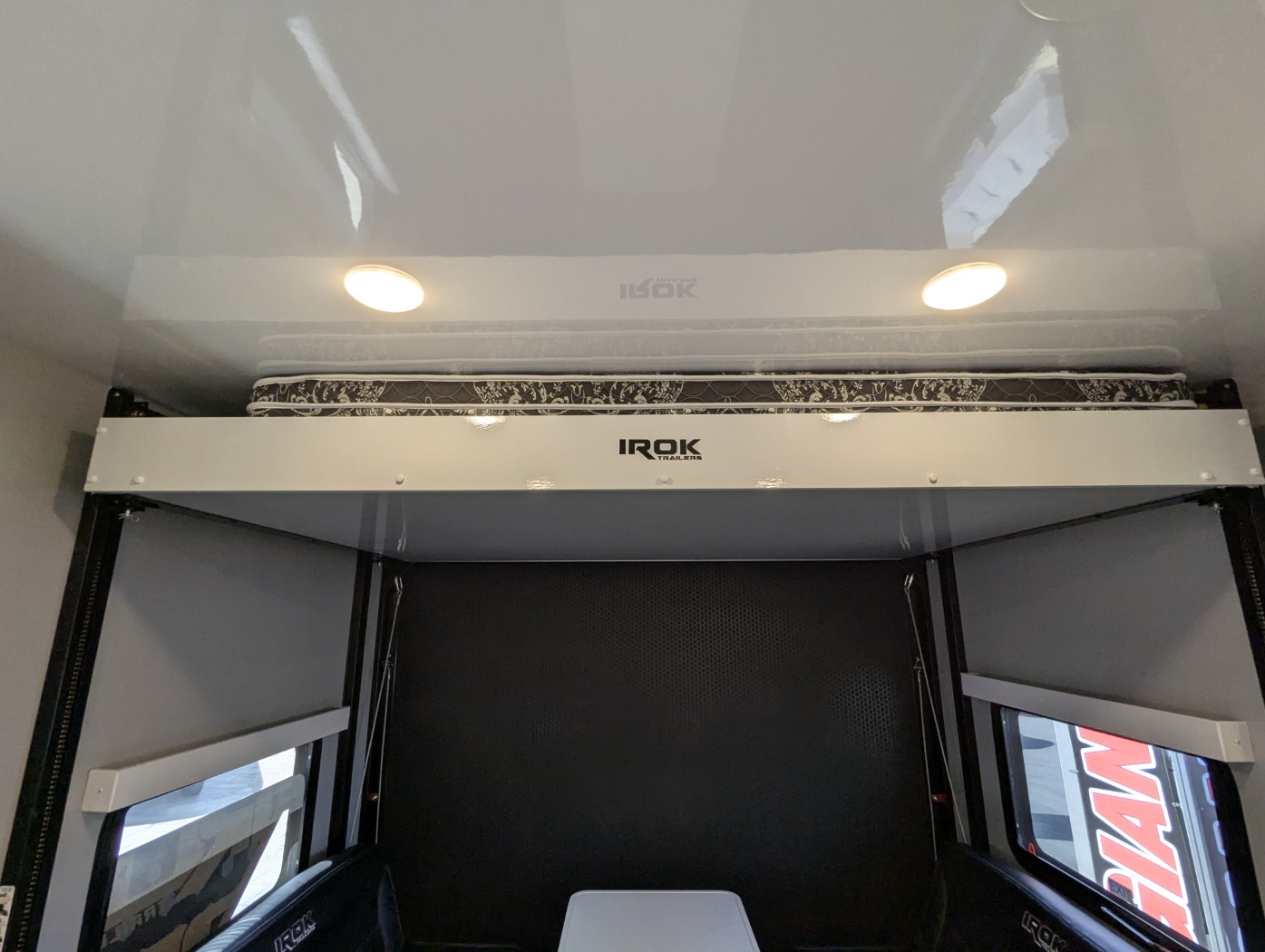 2026 IROK Trailers IROK 3218RACE - Image 21