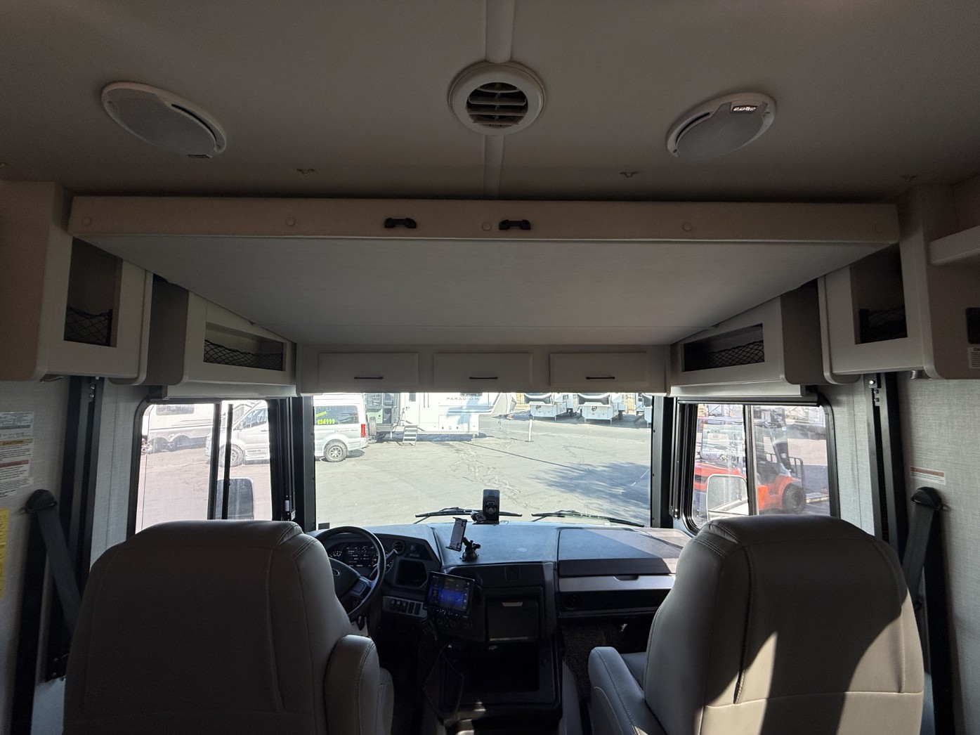 2025 Holiday Rambler Invicta 36Y - Image 6