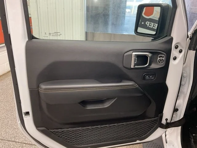 2025 Jeep Wrangler 4xe Sahara 4x4 - Image 9