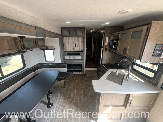 2020 Palomino Puma 253FBS - Image 9