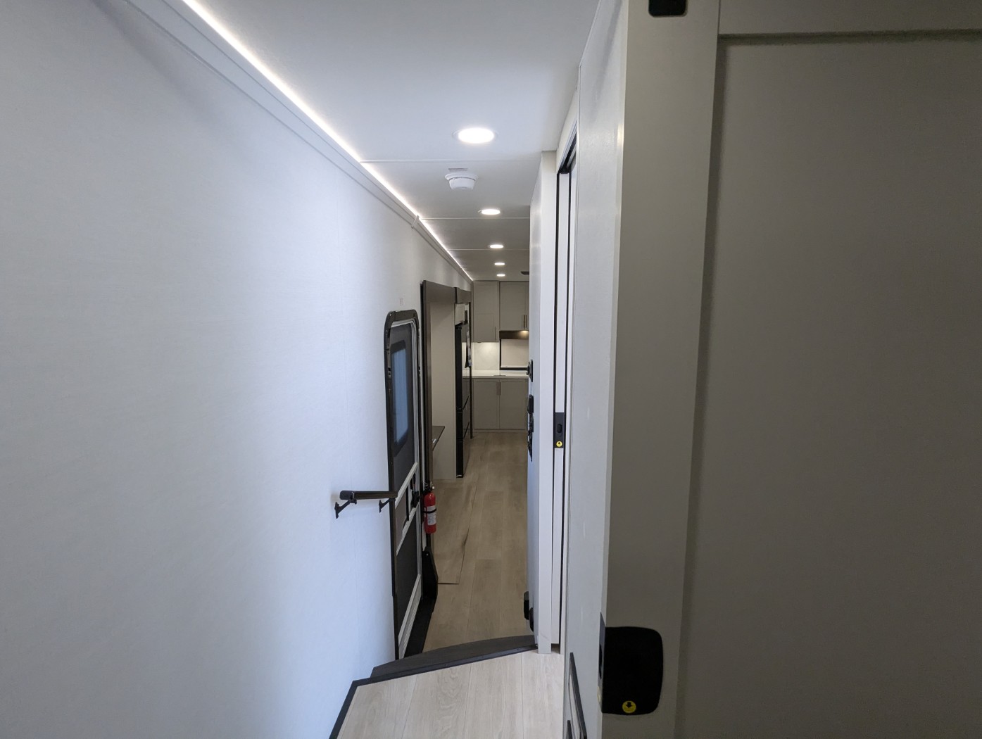 2027 Alliance RV Paradigm 312RK - Image 31