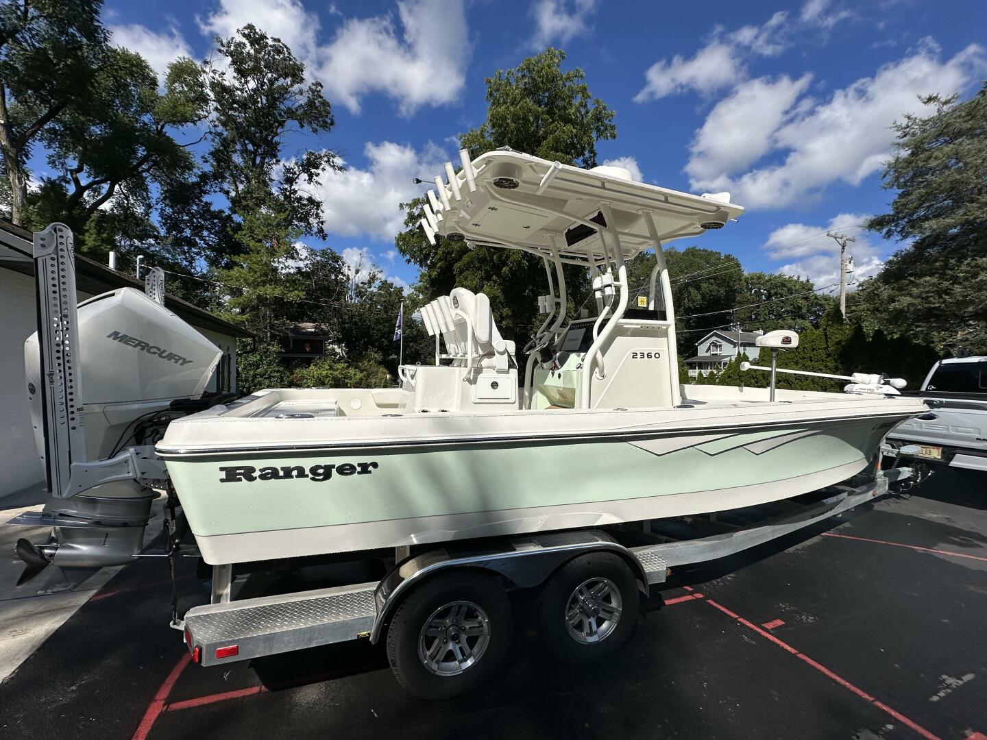 2022 Ranger 2360 Bay - Image 17