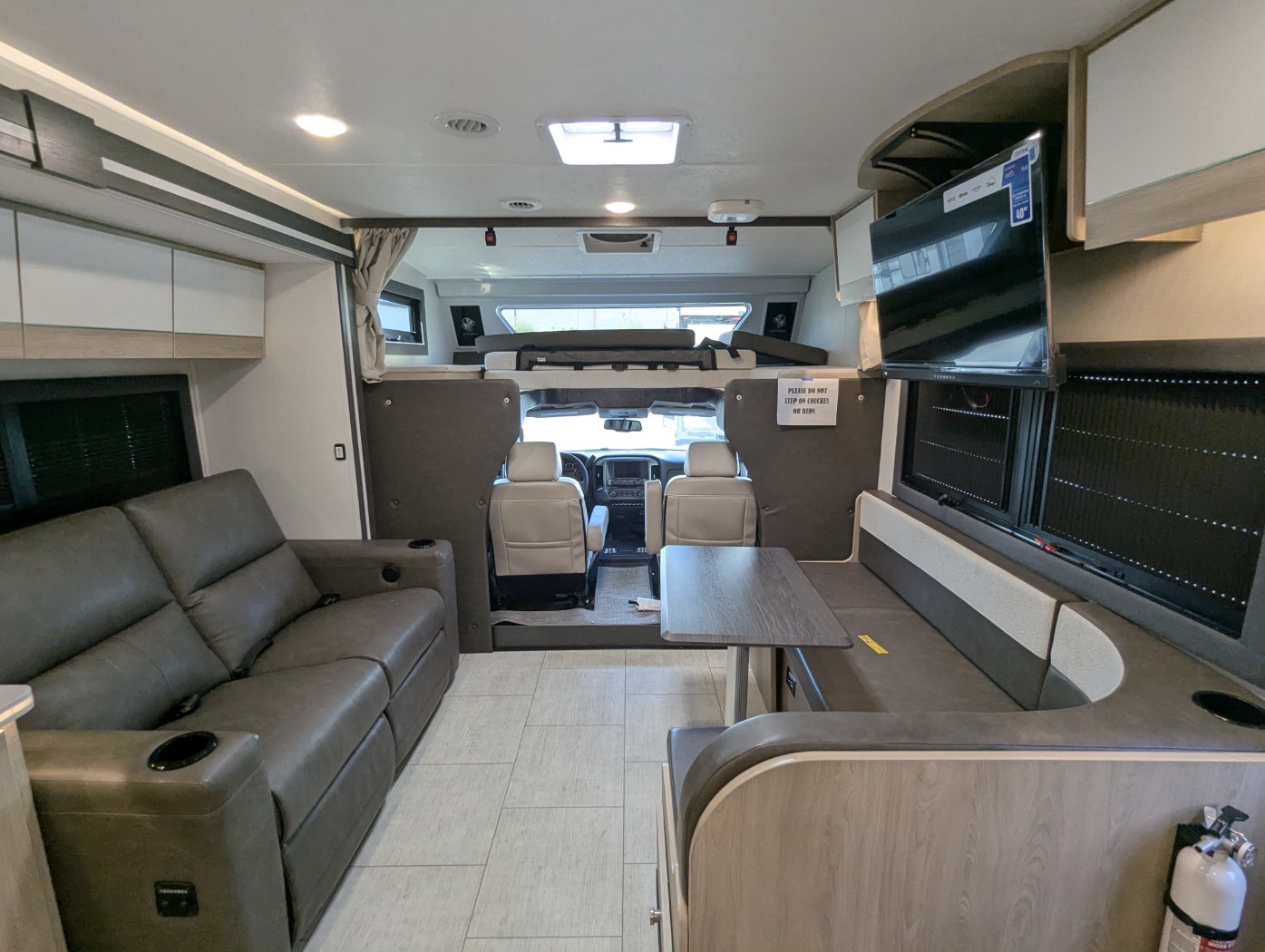2027 Coachmen Entourage 330DS - Image 31
