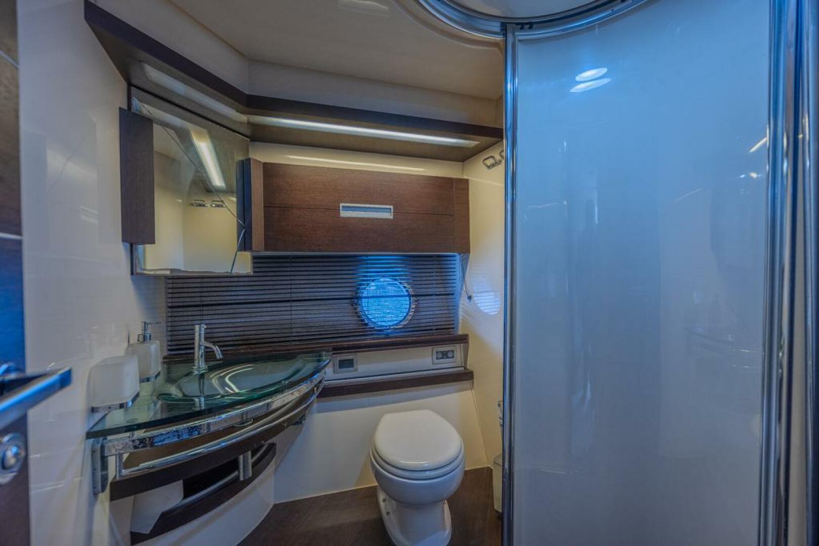 2009 Azimut 68S - Image 29