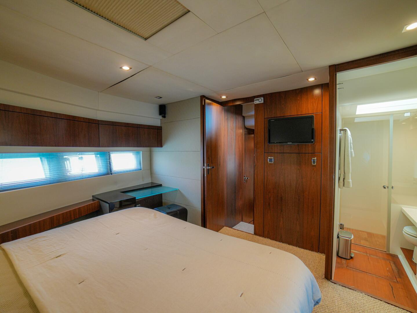 2014 Fairline 50 - Image 34