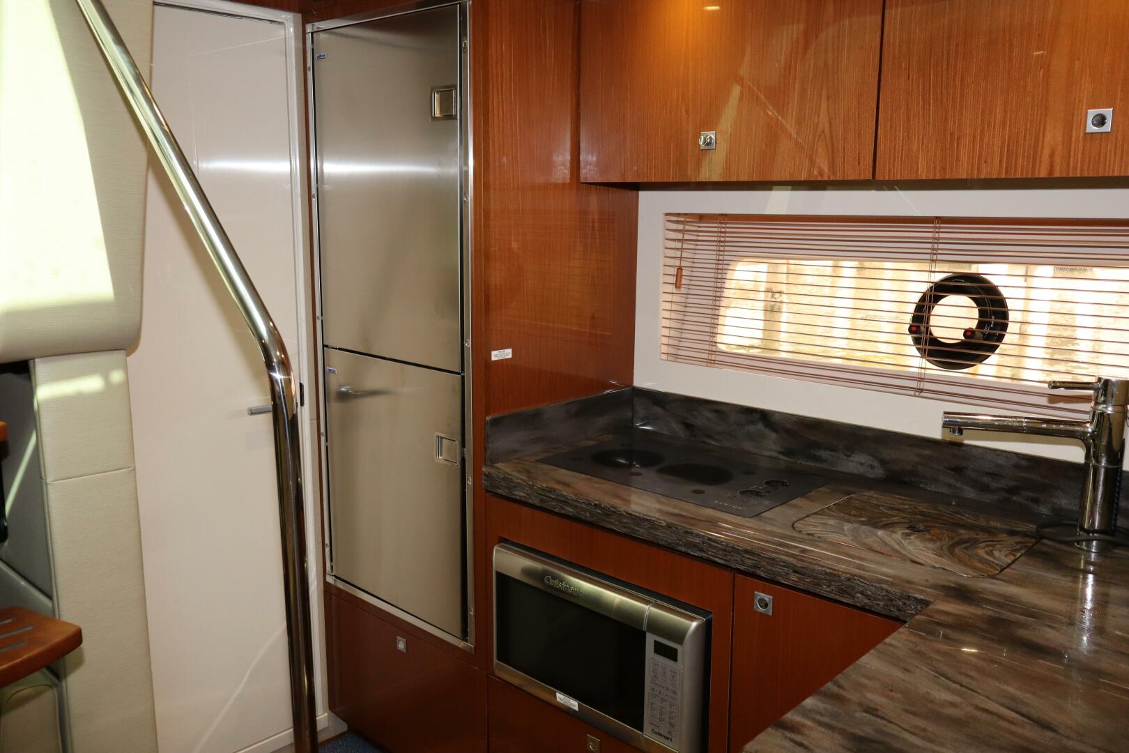 2015 Sea Ray 410 Sundancer - Image 17