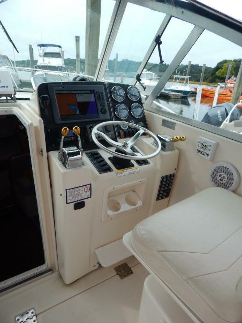 1998 Pursuit 3000 Express - Image 2
