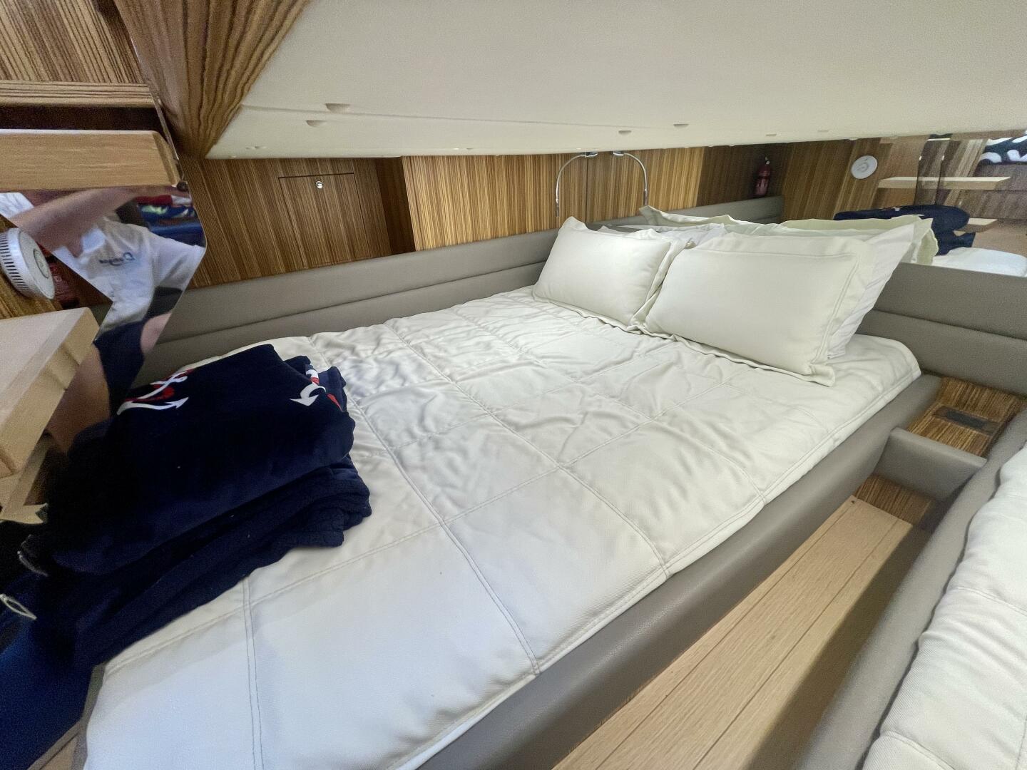 2017 Chris-Craft Commander 42 - Image 26