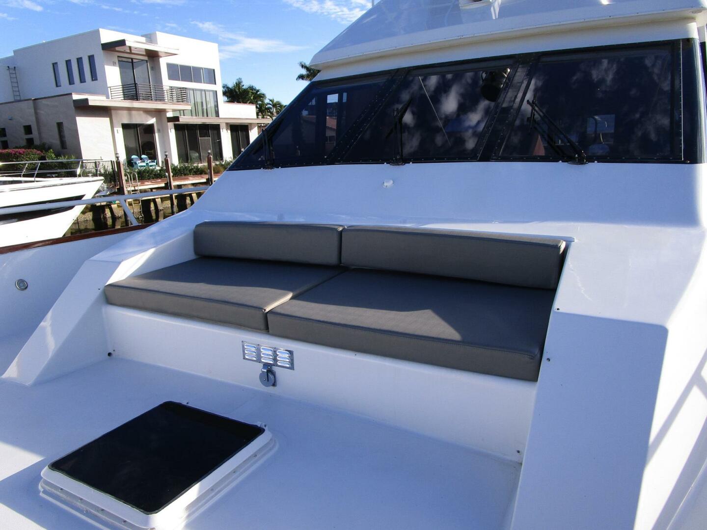 1990 Viking Cockpit Motor Yacht - Image 39