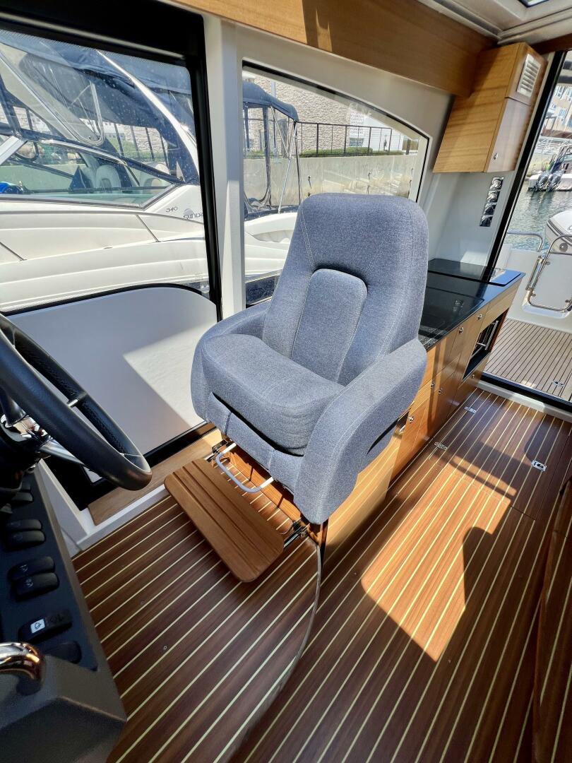 2018 Nimbus 365 Coupe - Image 46