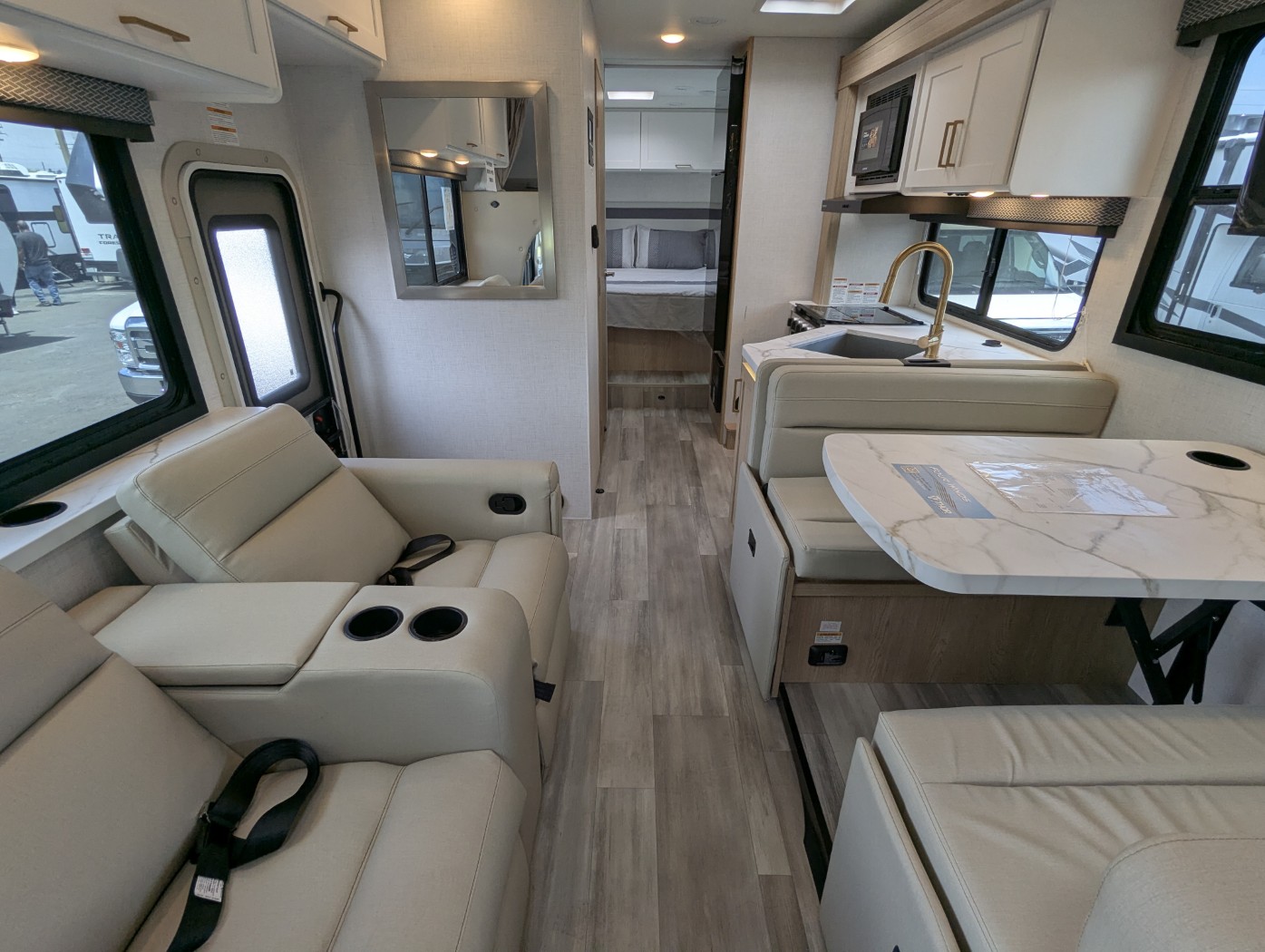 2027 Thor Motor Coach Four Winds 28Z - Image 13