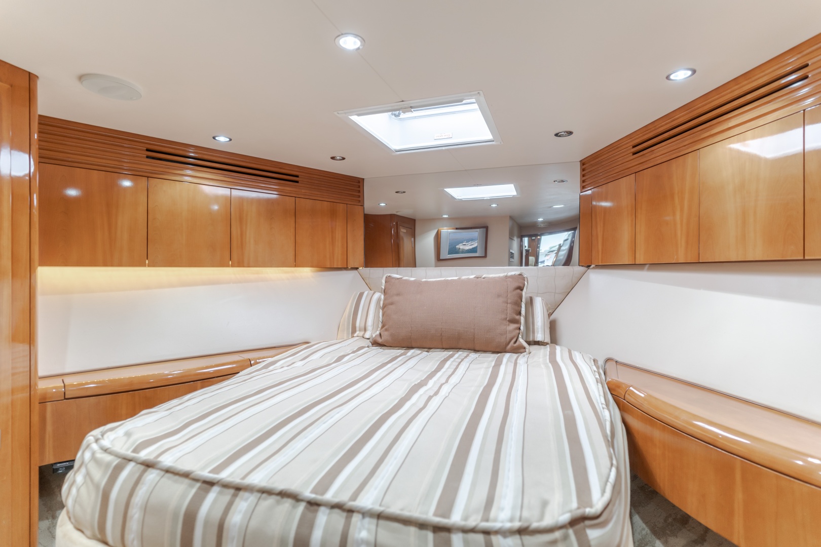 2003 Hatteras 54 Convertible - Image 20