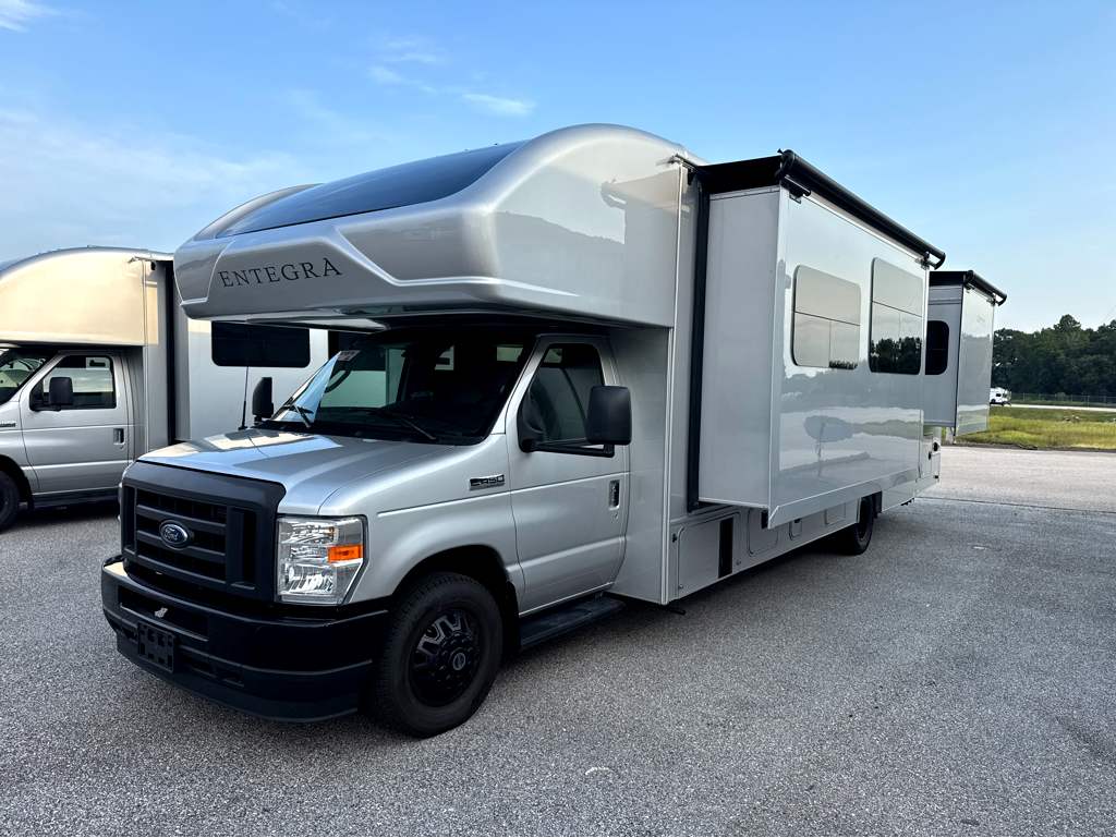 2027 ENTEGRA COACH ODYSSEY 29V - Image 3