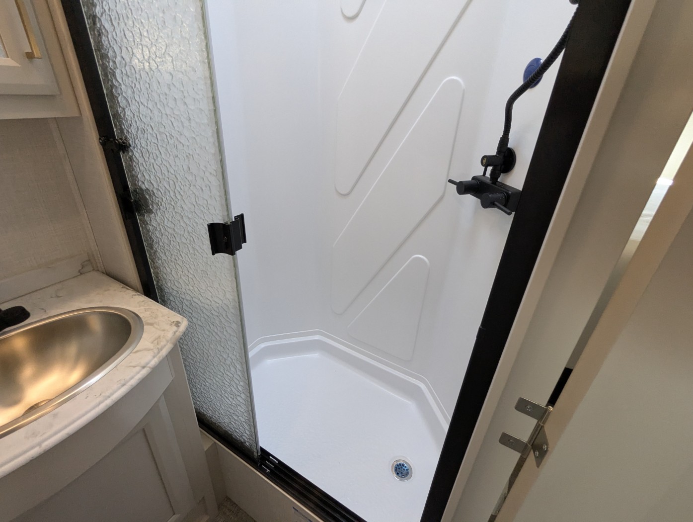2026 Fleetwood Flair 29M - Image 25