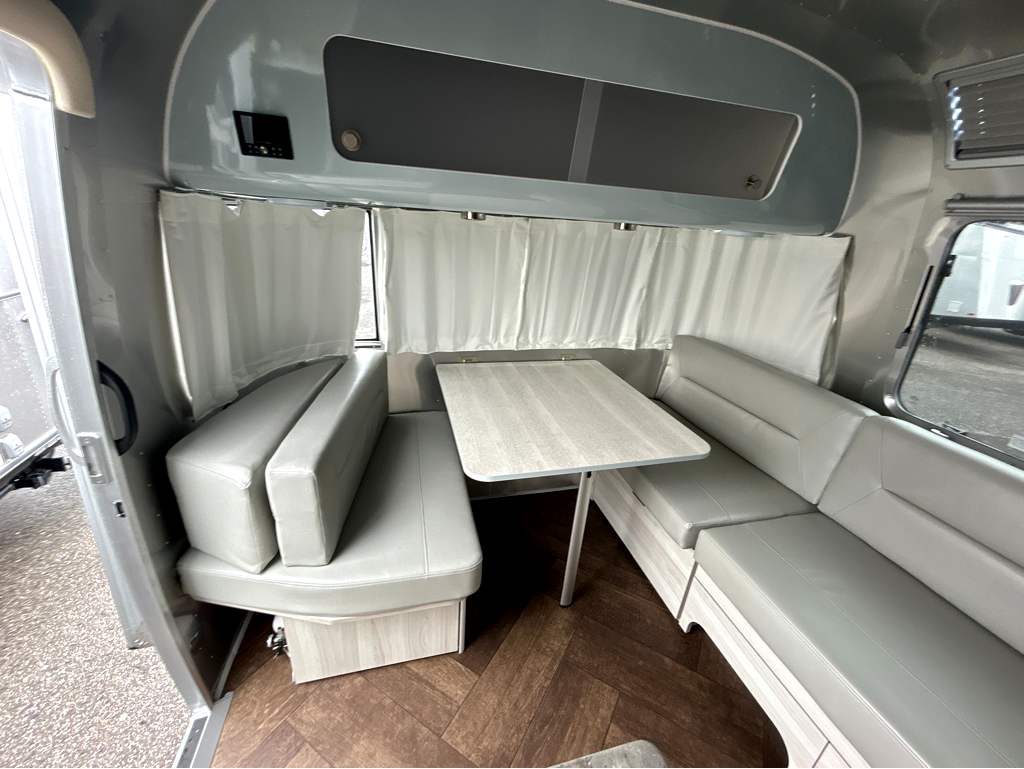 2027 Airstream International 25FB - Image 12