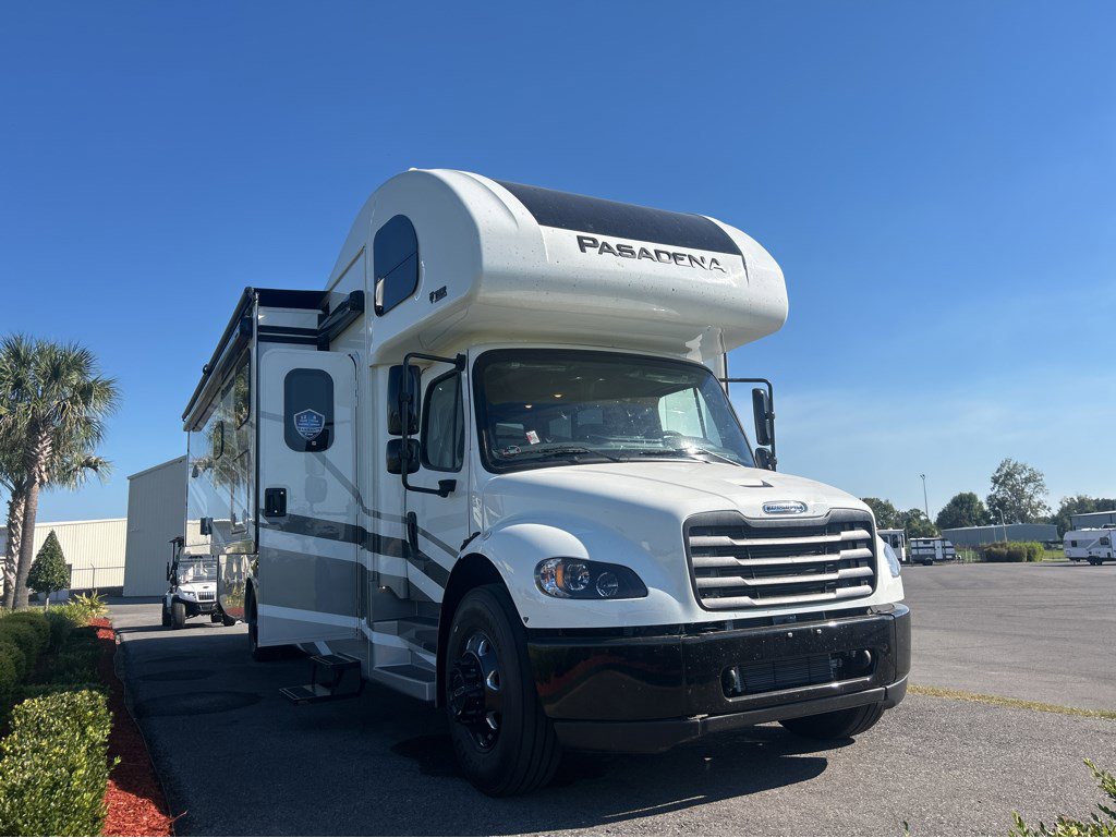 2026 THOR MOTOR COACH PASADENA 38DX - Image 1