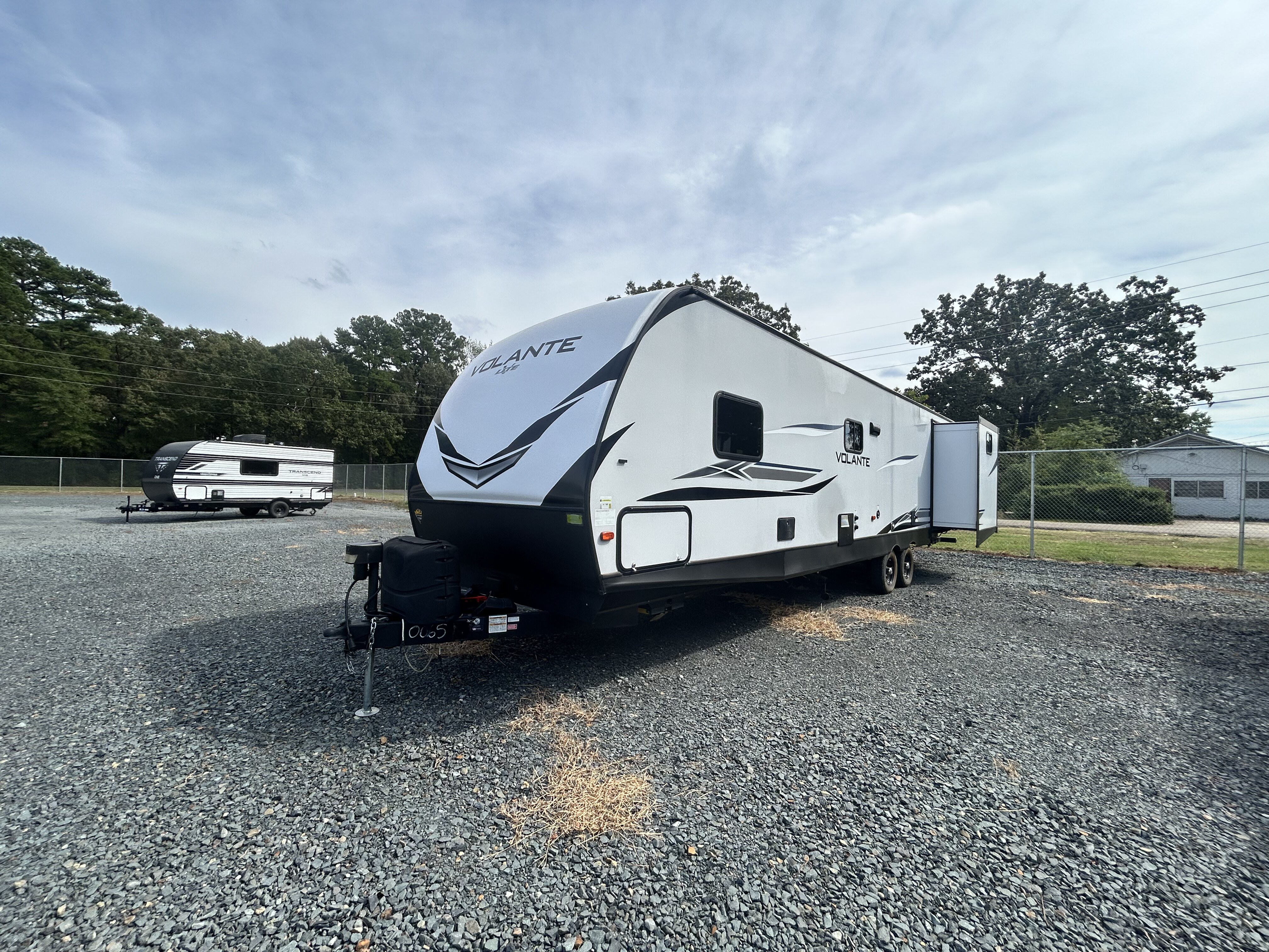 2021 CROSSROADS VOLANTE LITE 33DB - Image 3