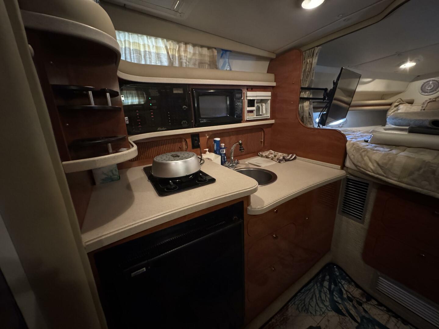 2002 Rinker 342 Fiesta Vee - Image 7