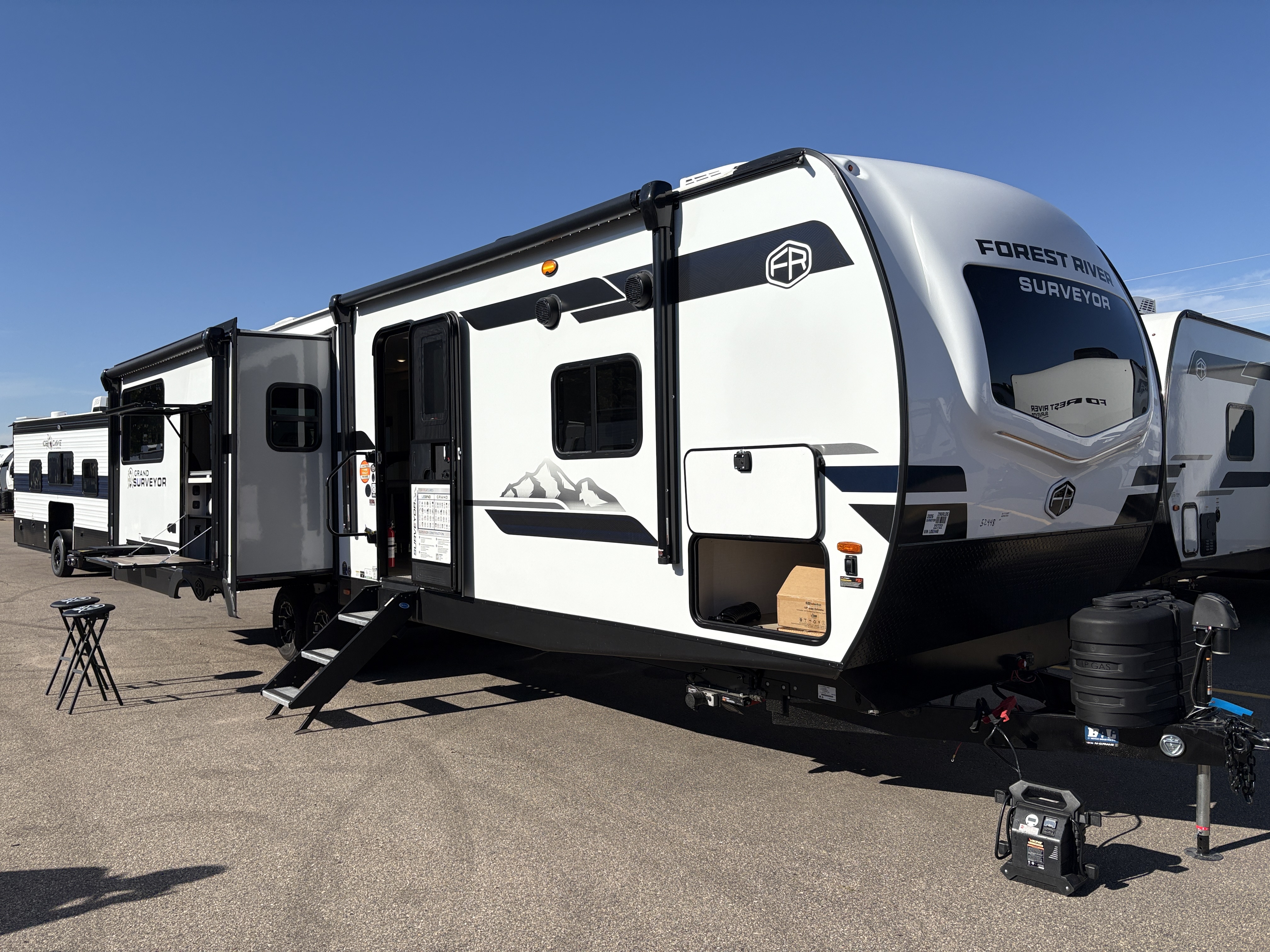 2026 Forest River Grand Surveyor 290RLDS