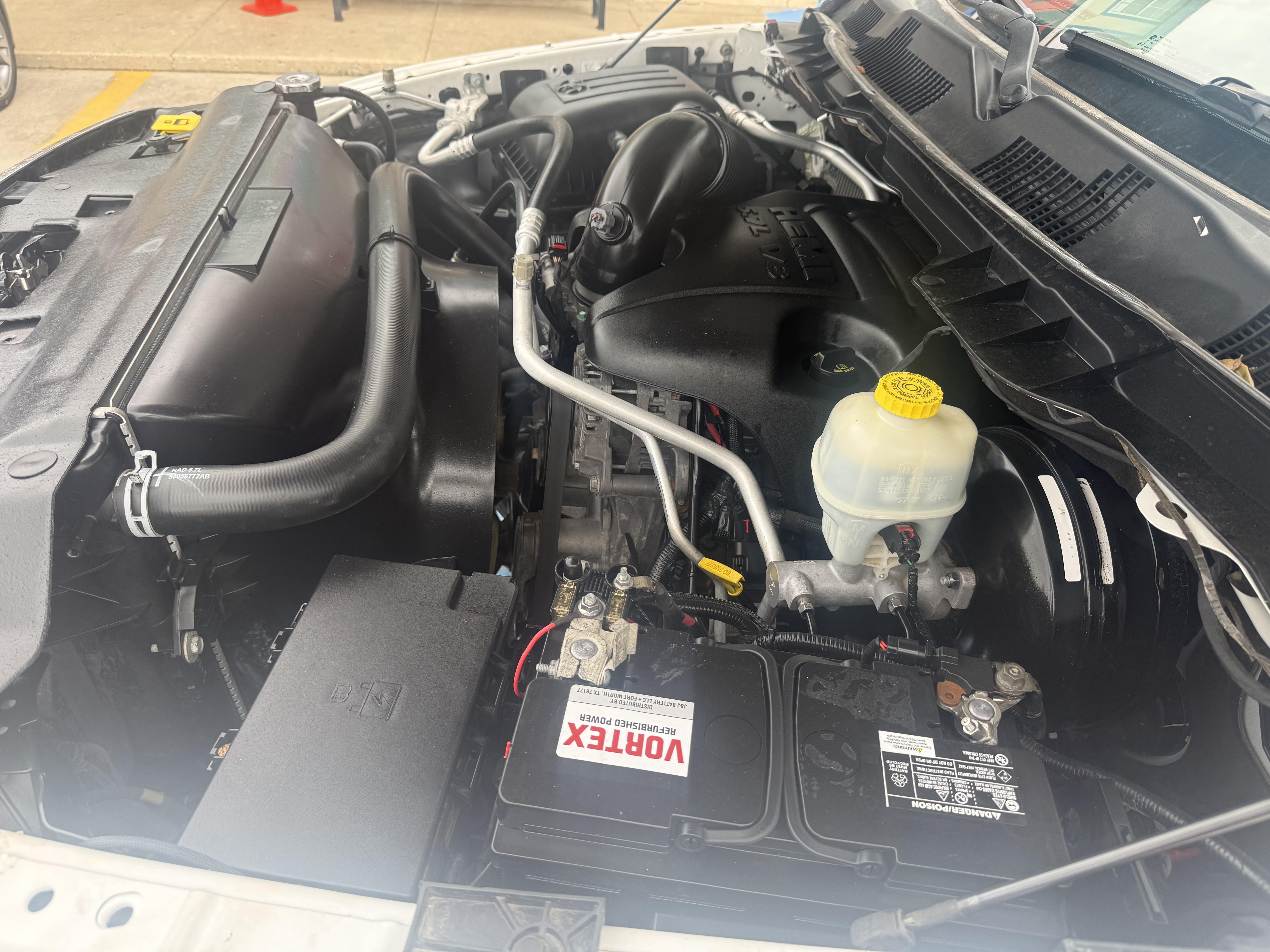 2016 Ram 1500 Pickup-V8 Crew Cab Tradesman 4WD - Image 7