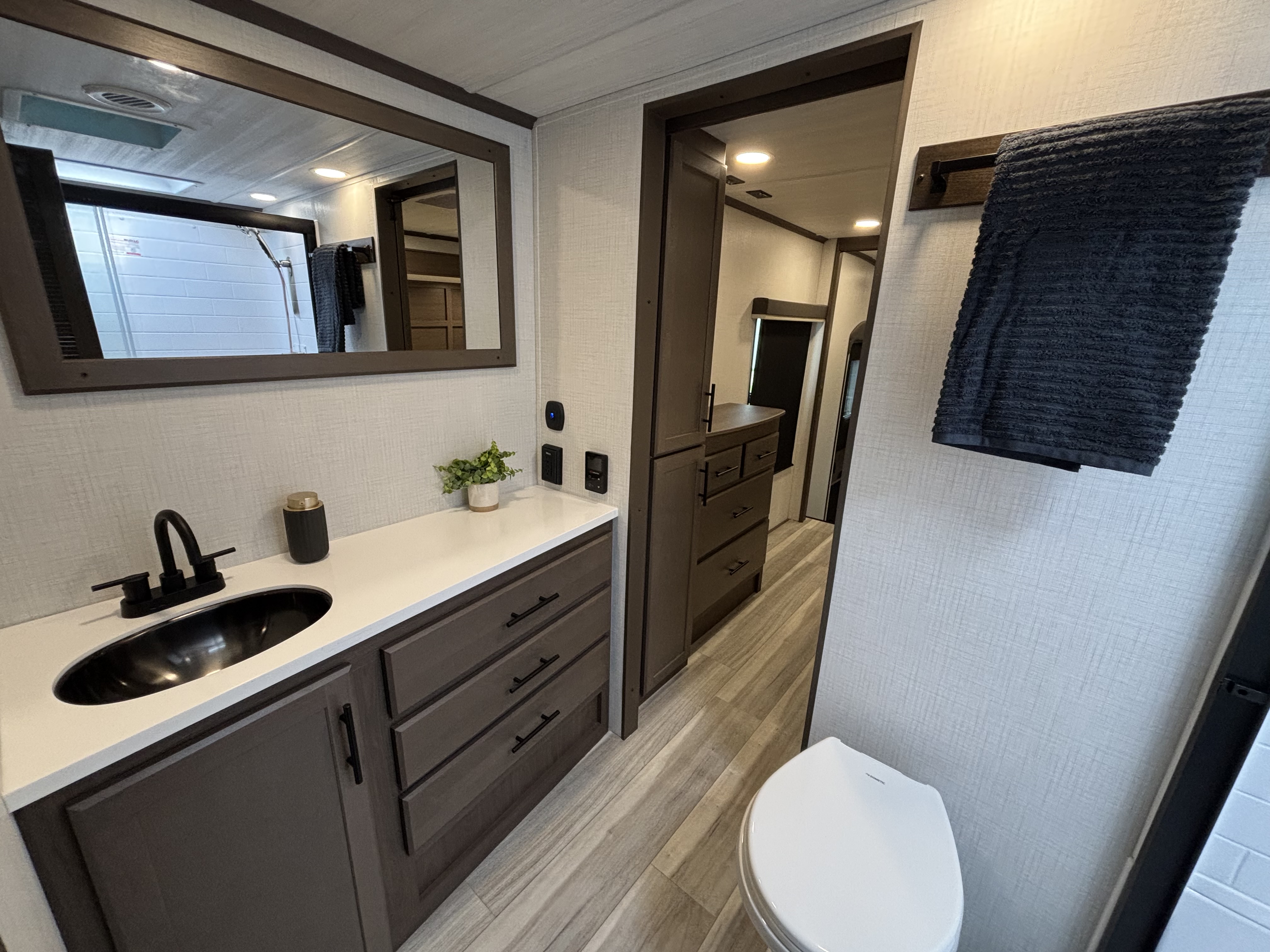 2026 Keystone Cougar 355FBS - Image 21