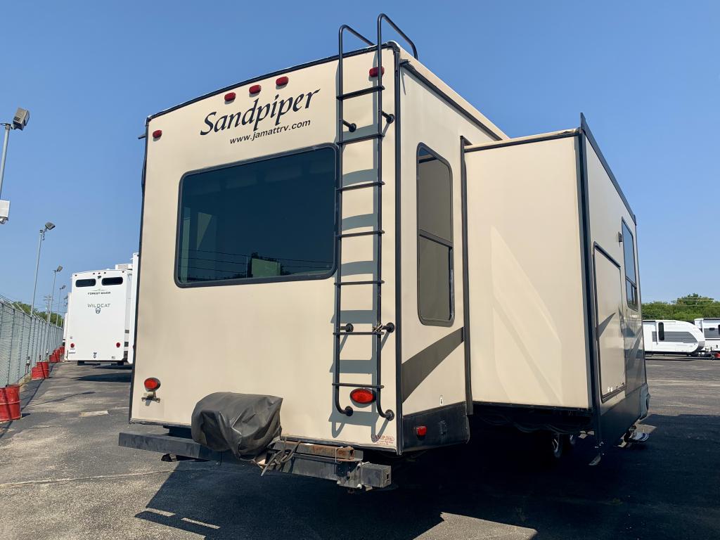 2017 FOREST RIVER SANDPIPPER 372LOK - Image 4
