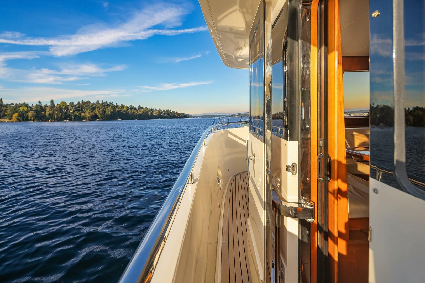 2014 Hampton 720 Skylounge LRC - Image 82