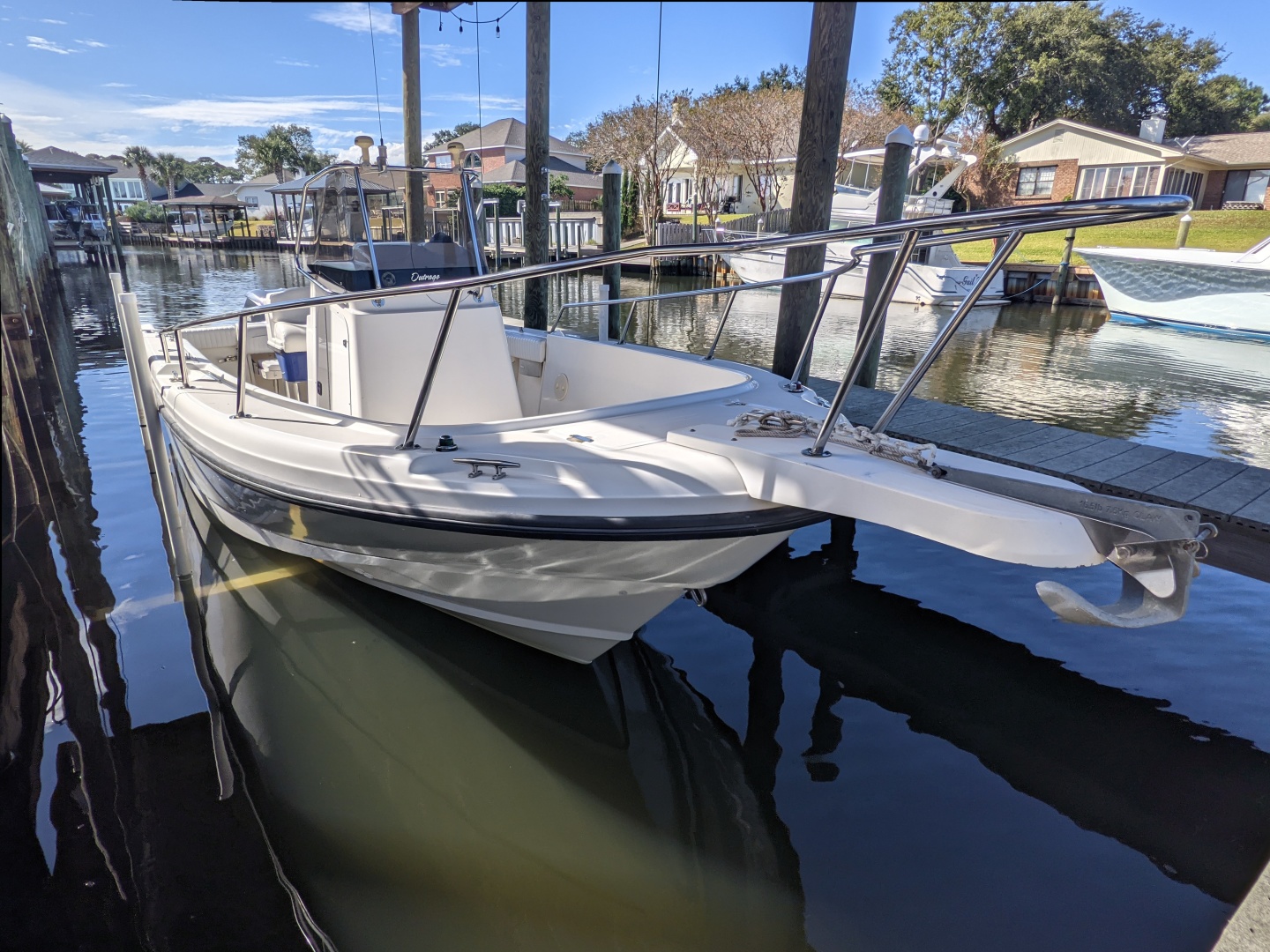 1998 Boston Whaler 23 Outrage Base - Image 5