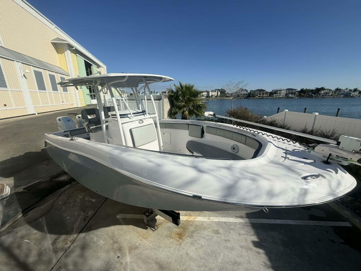 2021 Aquasport 2500 Center Console - Image 11