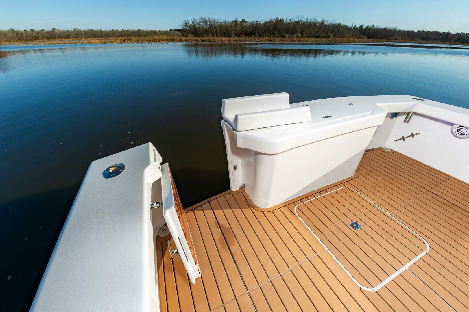 2024 Custom Chesapeake Bay Built Custom 33' - Image 19