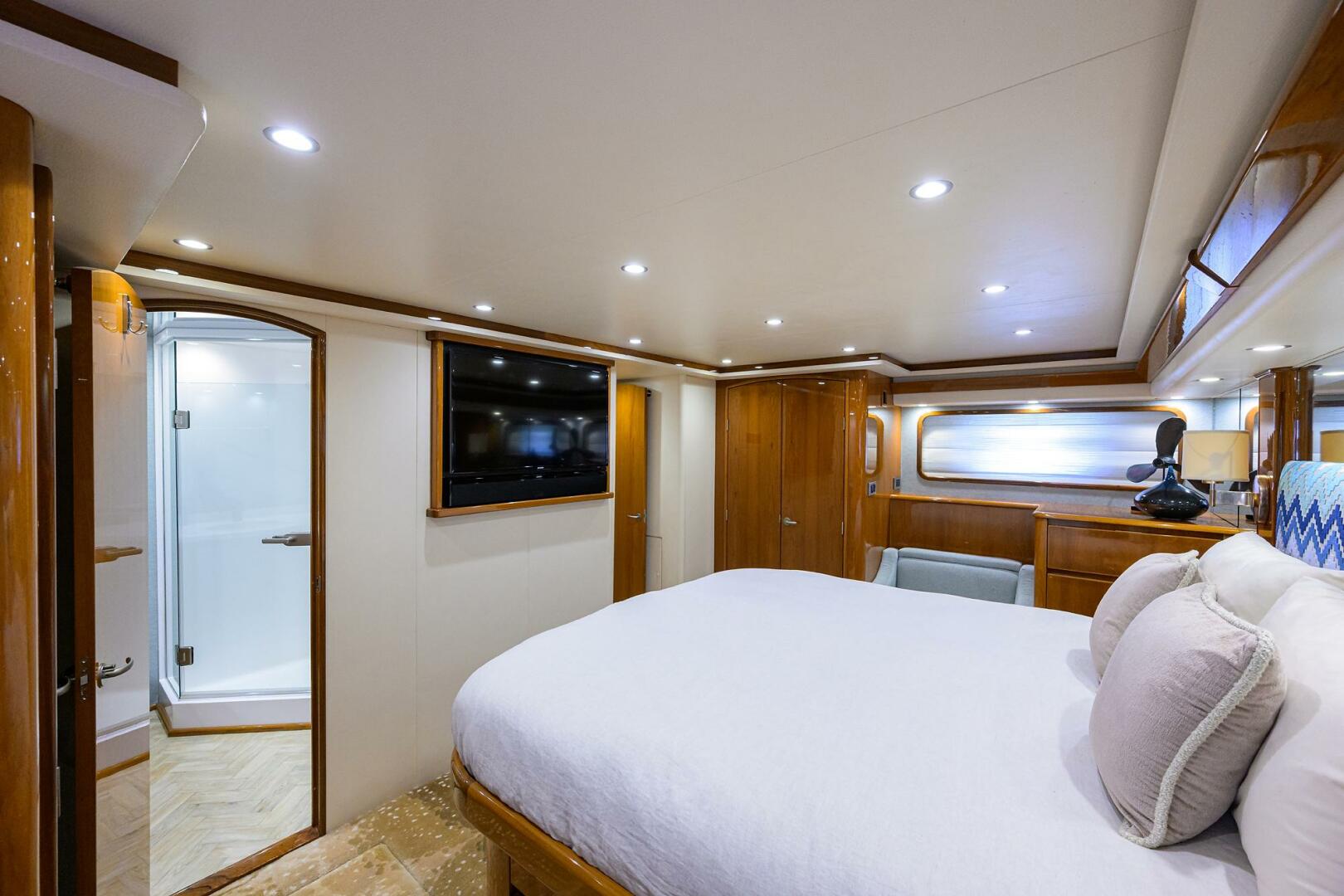 2014 Viking 76 Enclosed Bridge - Image 24