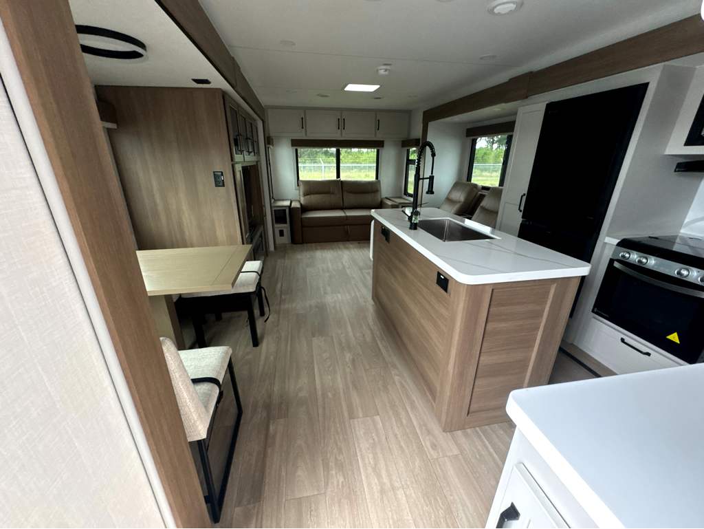 2027 VENTURE RV SPORTTREK 343VIK - Image 21