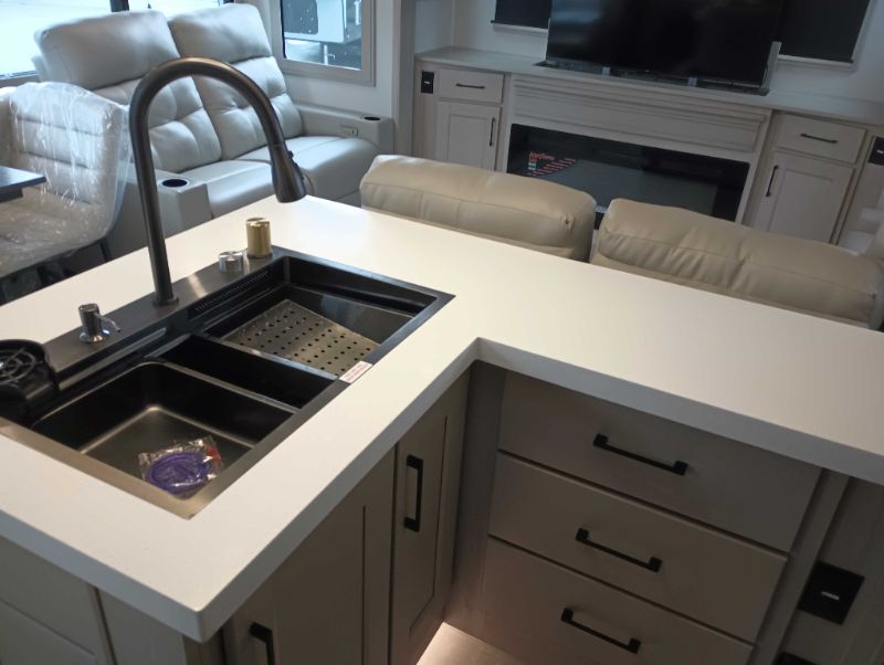 2025 Grand Design Solitude 388MBS - Image 7