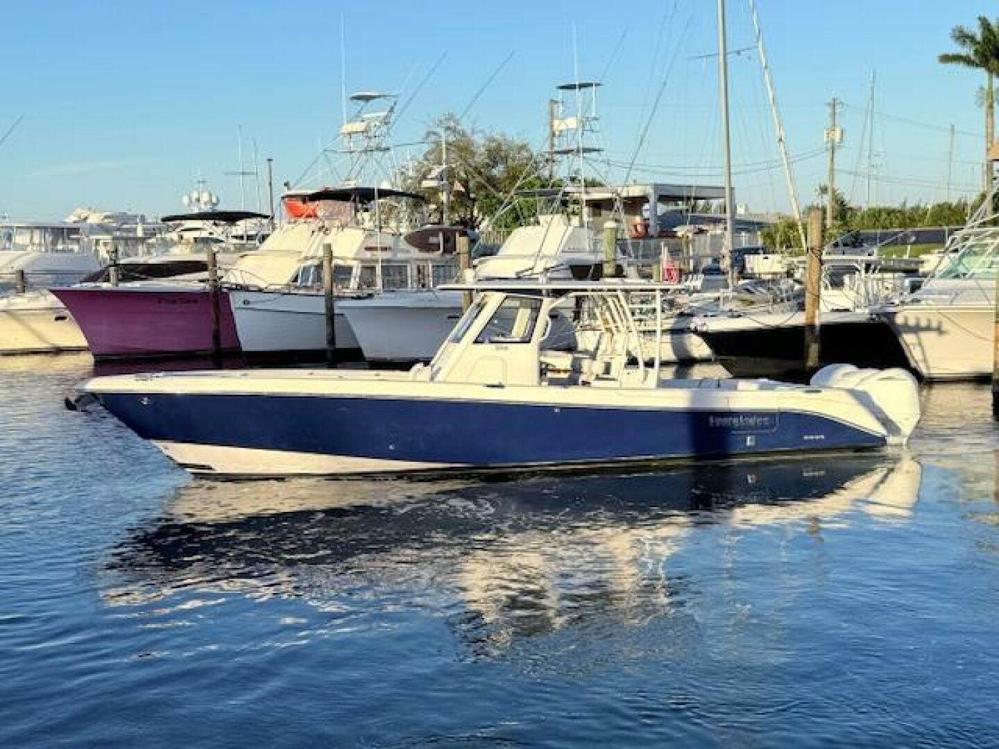 2014 Everglades 355 Center Console - Image 4