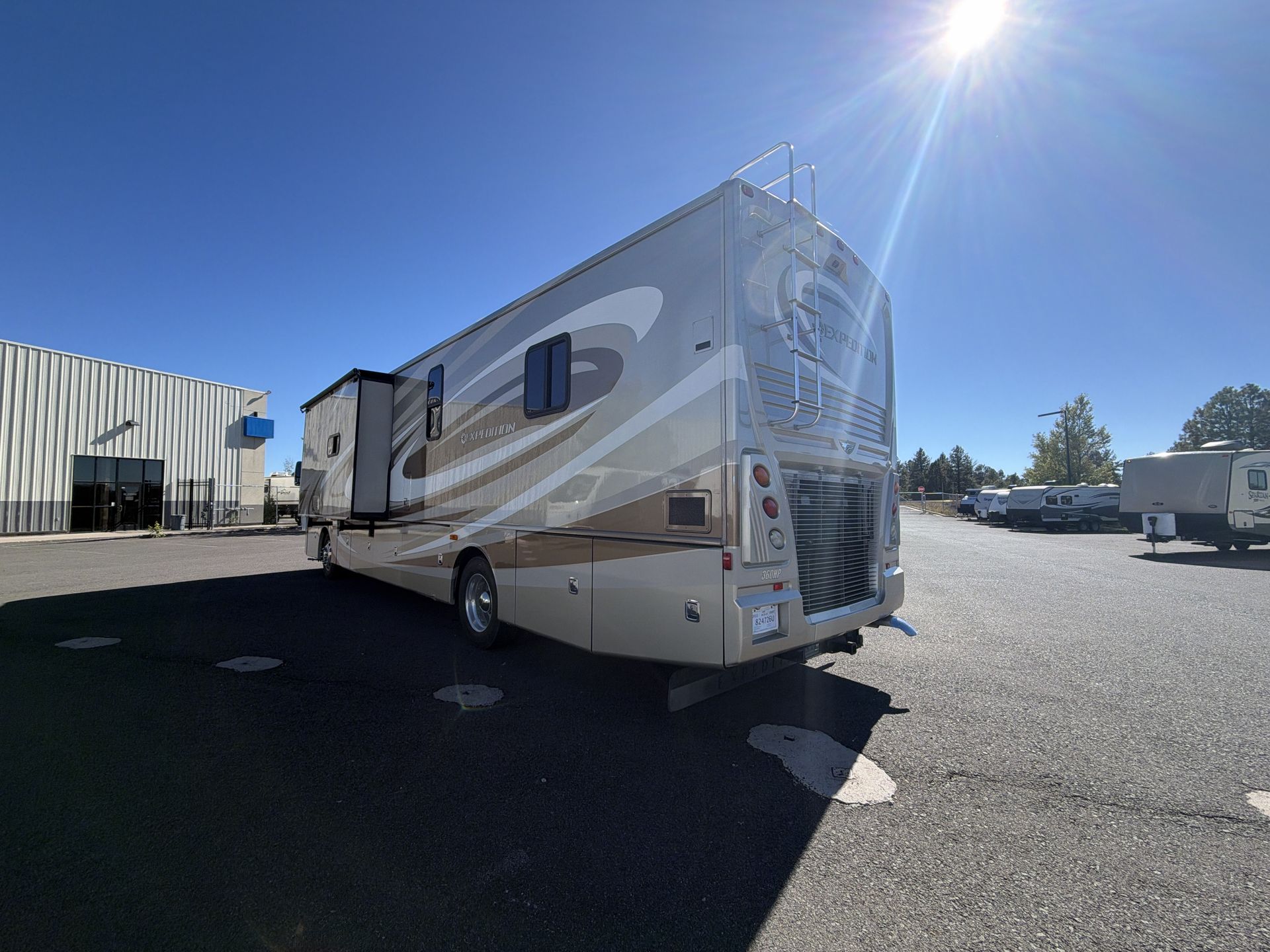 2013 Fleetwood Expedition 38B - Image 11