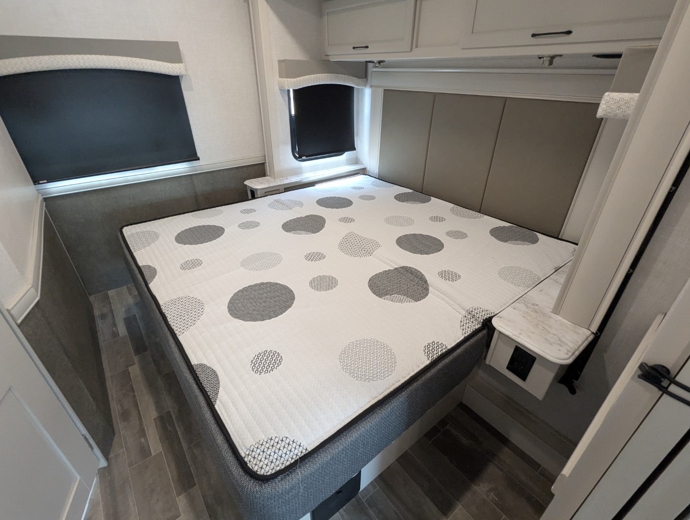 2025 Fleetwood Flair 28A - Image 22