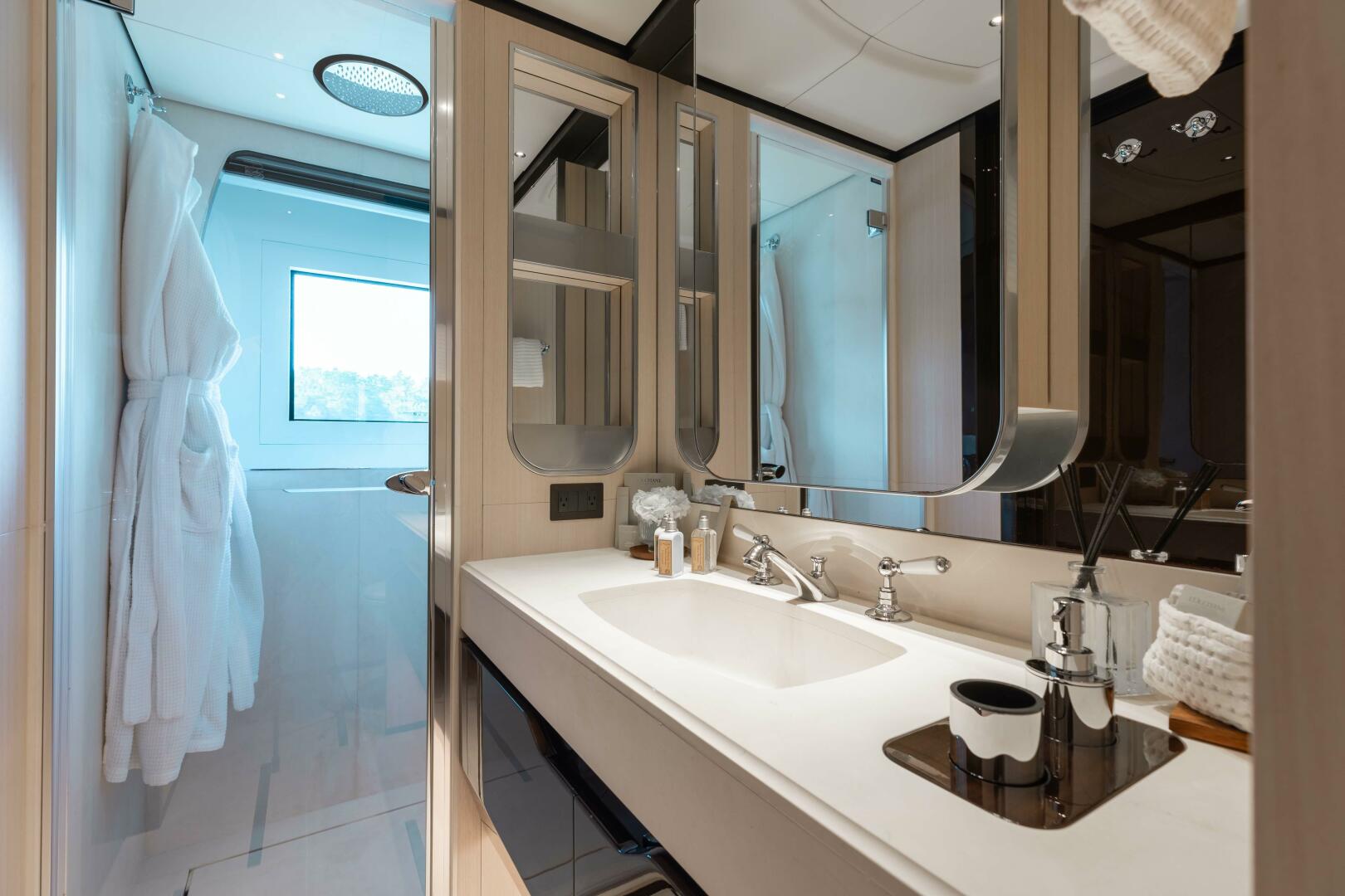 2019 Benetti Delfino 95 - Image 15