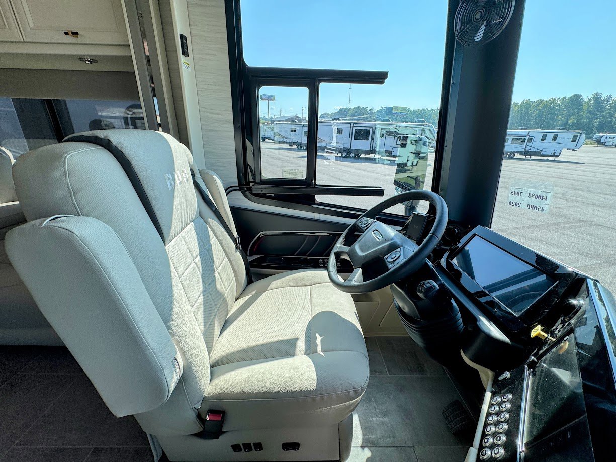2026 TIFFIN ALLEGRO BUS 45 OPP - Image 14