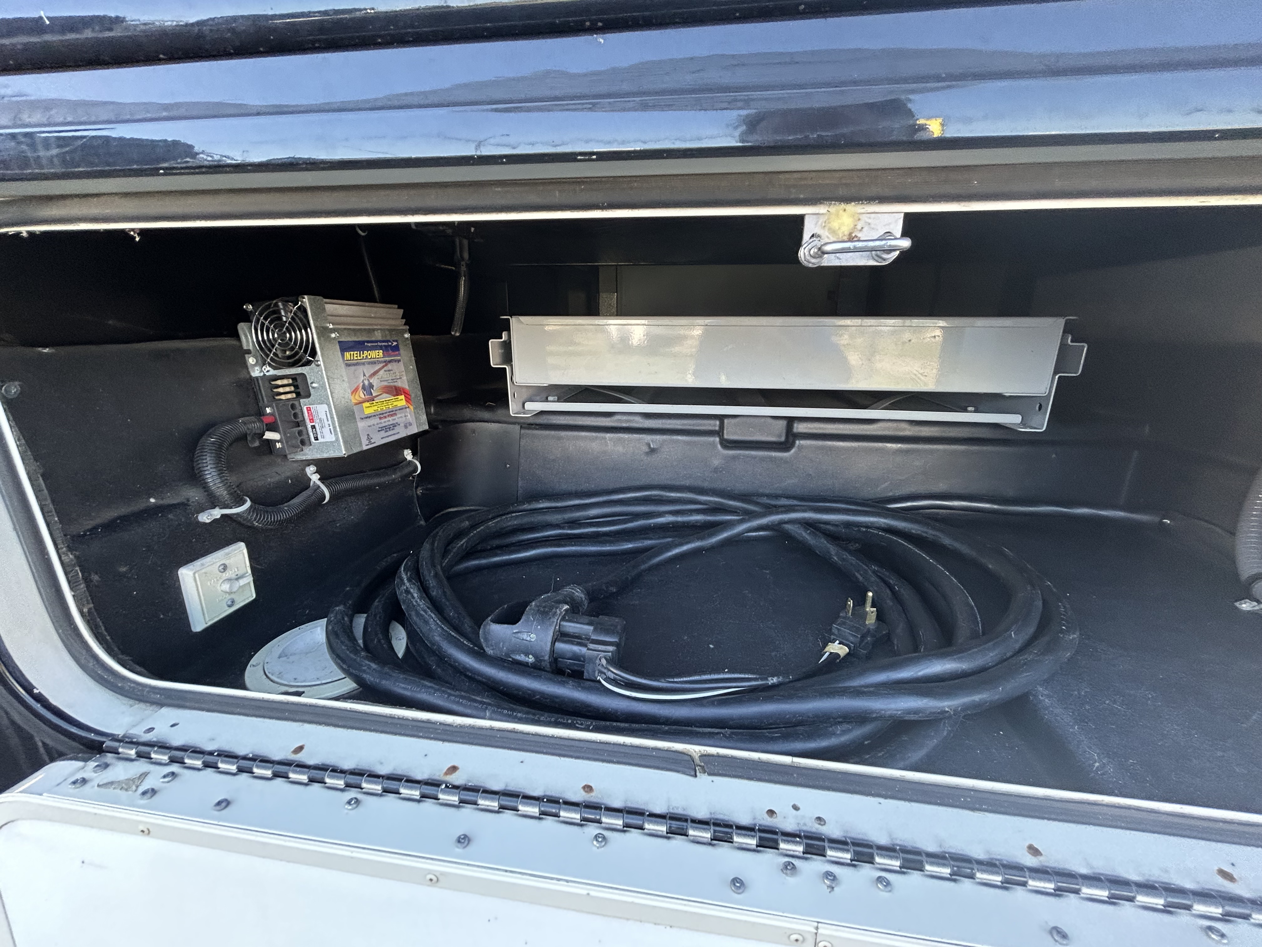 2015 Forest River Georgetown 328TS - Image 2