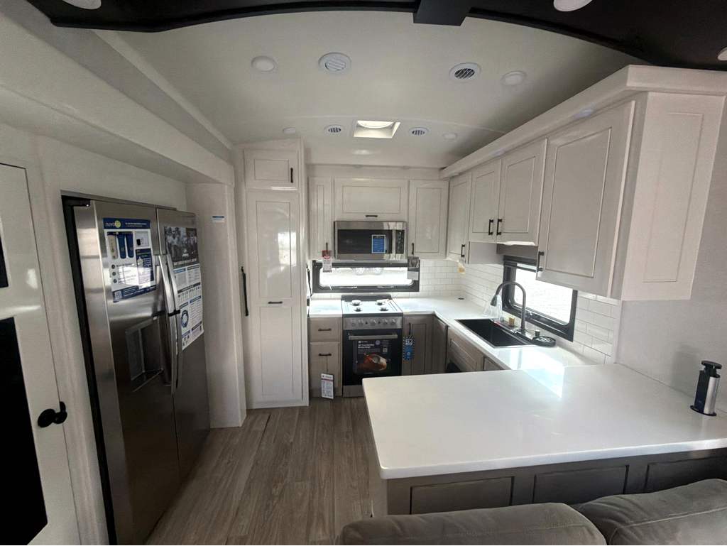 2027 JAYCO PINNACLE 38FBRK - Image 24