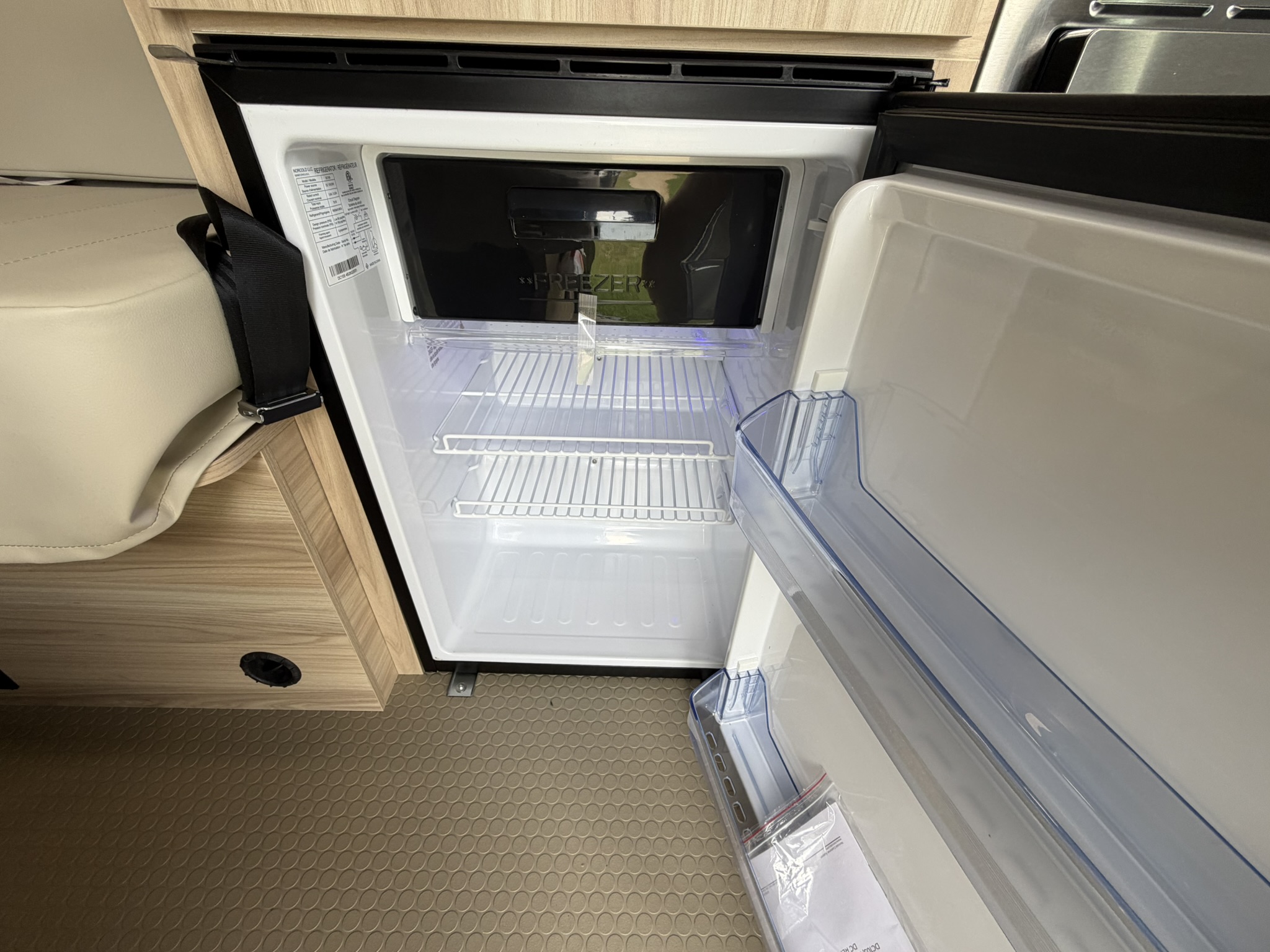 2027 ENTEGRA COACH ETHOS 20T - Image 17